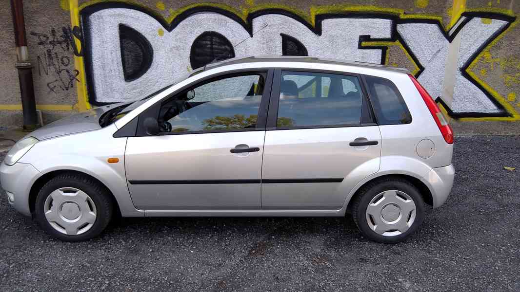 FORD Fiesta 1,4i Comfort - foto 21