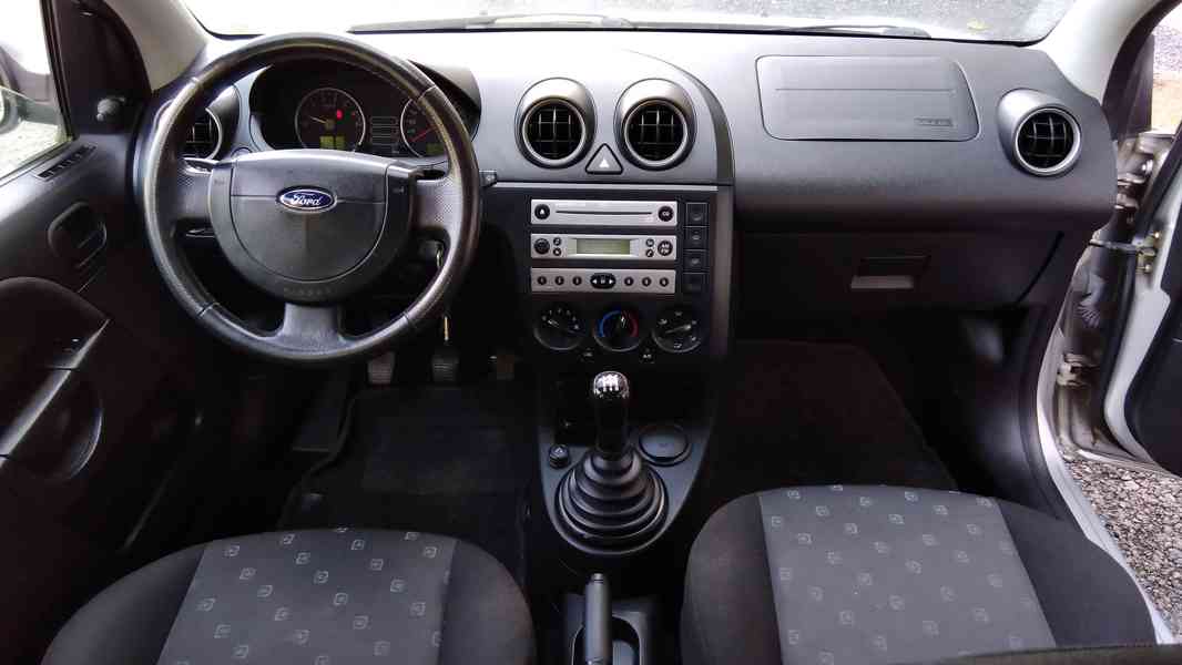 FORD Fiesta 1,4i Comfort - foto 13