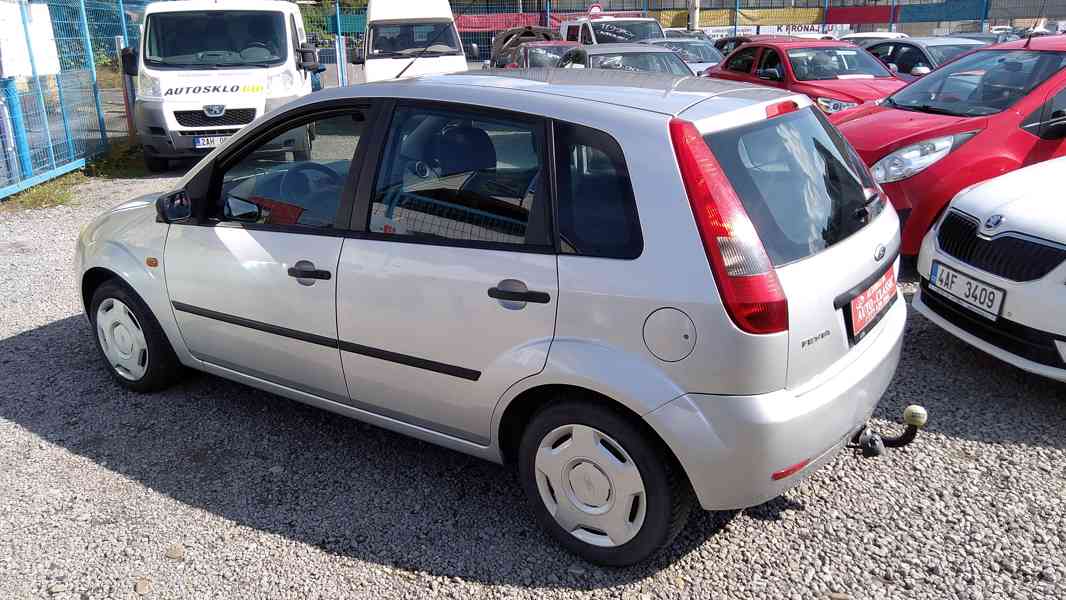 FORD Fiesta 1,4i Comfort - foto 9