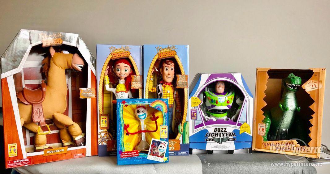 Toy story, hracky Sheriff Woody a Robot Buzz,Jessie a dalsi bazar