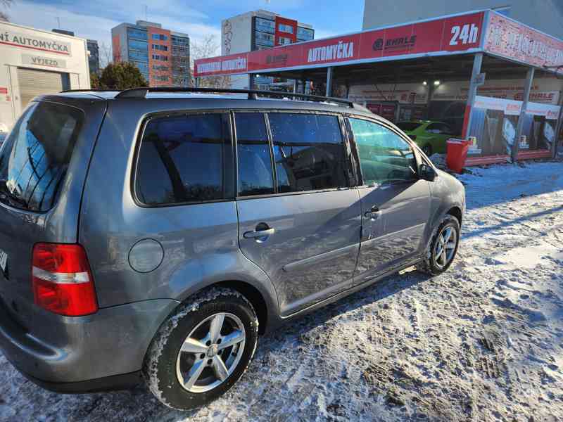 Touran 1,9 TDI 2005 - foto 5