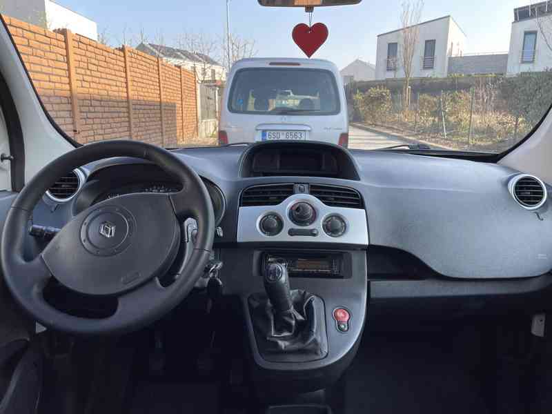 Renault Kangoo: rampa pro vozíčkáře - foto 10