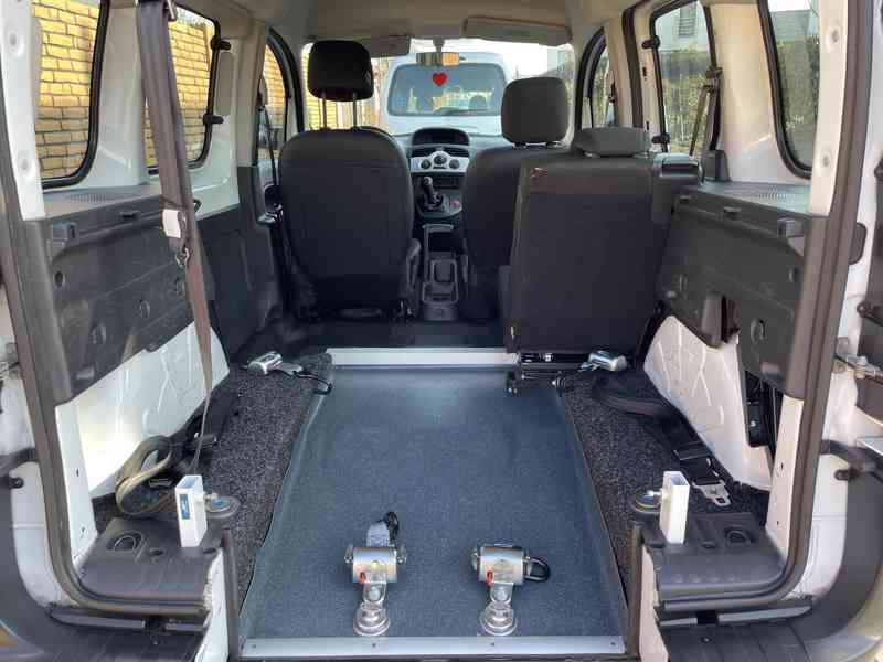 Renault Kangoo: rampa pro vozíčkáře - foto 7
