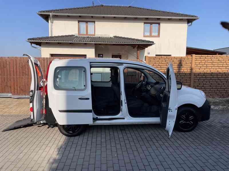 Renault Kangoo: rampa pro vozíčkáře - foto 8