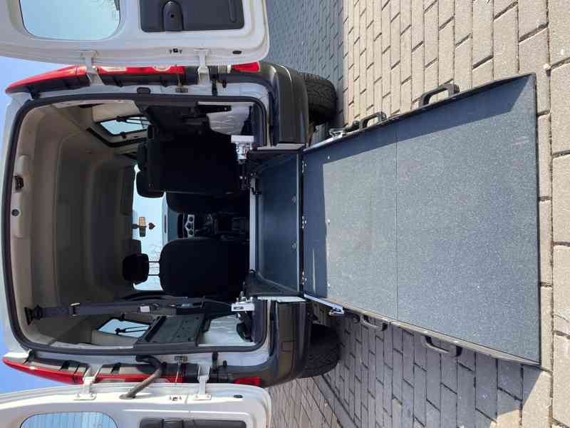 Renault Kangoo: rampa pro vozíčkáře - foto 6