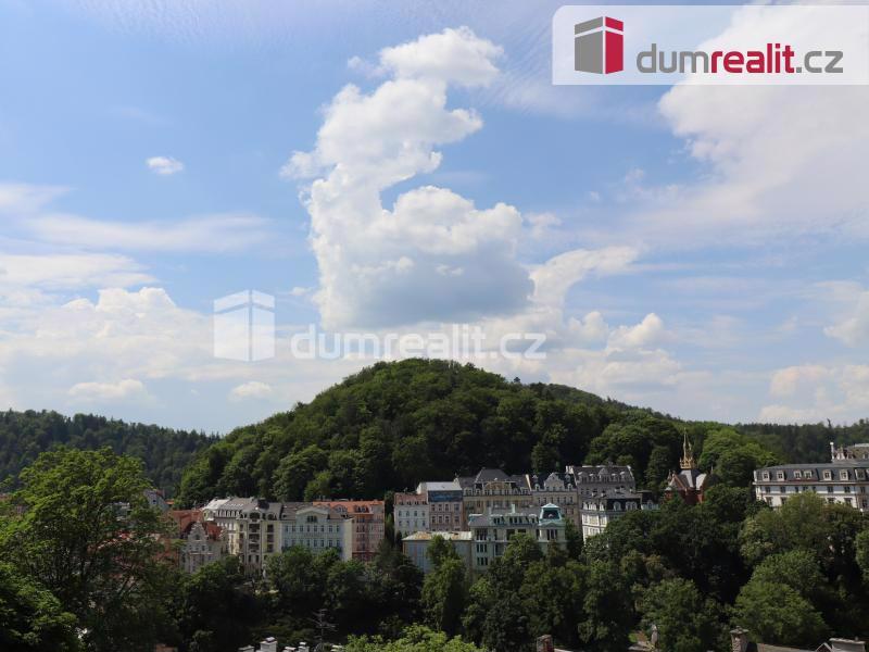 Prodej bytu 4+1 Na Vyhlídce s výhledem na Karlovy Vary  - foto 2