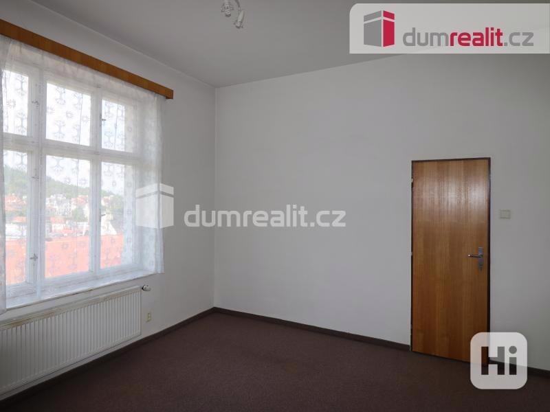 Prodej bytu 4+1 Na Vyhlídce s výhledem na Karlovy Vary  - foto 14