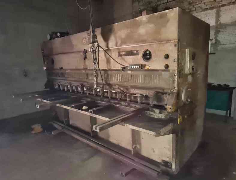 Použité tabulové nůžky CNTA 3150/10 A, r. v. 1981 - foto 3