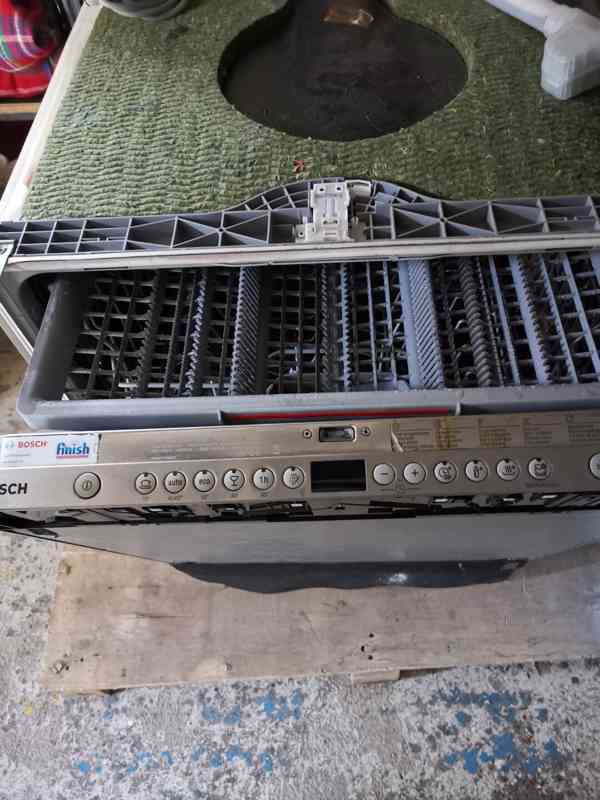 Prodám kvalitní myčku Bosch SMV46KXO1E do vestavby - foto 2