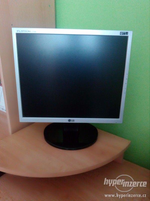 LCD monitor LG Flatron - foto 1