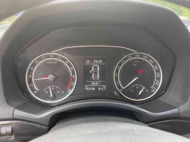 Škoda Octavia 2 TDi 2.0 RS - foto 7