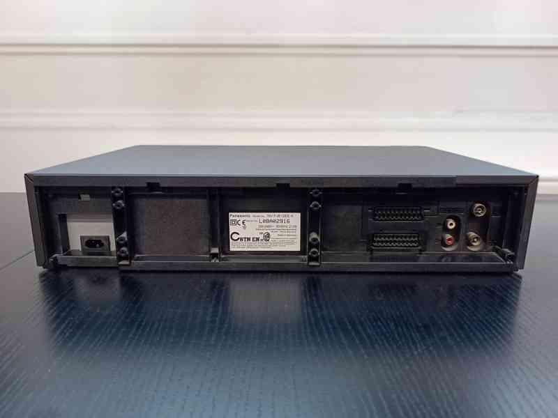 VHS kazety + 2x videorekorder zdarma + další - foto 7