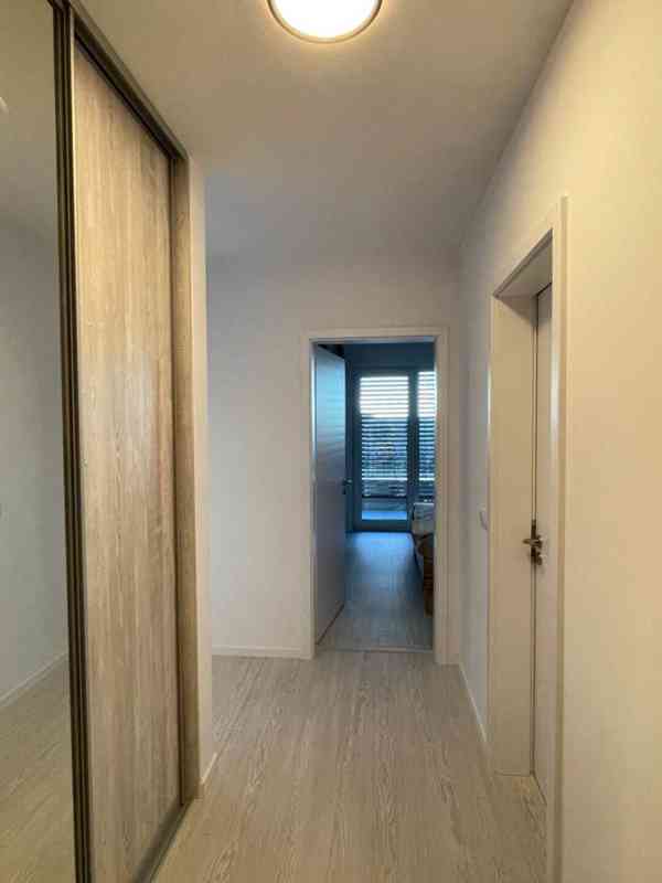 MODERNÍ BYT 3+KK S TERASOU A GARÁŽÍ – PRAHA 10, ZÁBĚHLICE - foto 19