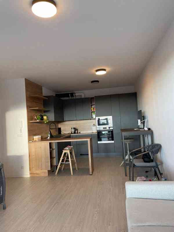 MODERNÍ BYT 3+KK S TERASOU A GARÁŽÍ – PRAHA 10, ZÁBĚHLICE - foto 18