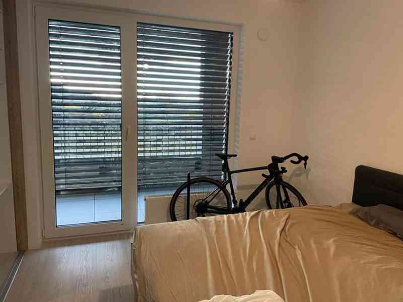 MODERNÍ BYT 3+KK S TERASOU A GARÁŽÍ – PRAHA 10, ZÁBĚHLICE - foto 20