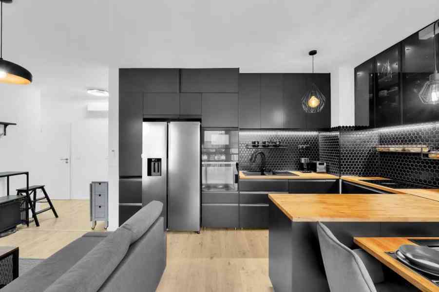 MODERNÍ BYT 3+KK S TERASOU A GARÁŽÍ – PRAHA 10, ZÁBĚHLICE - foto 13