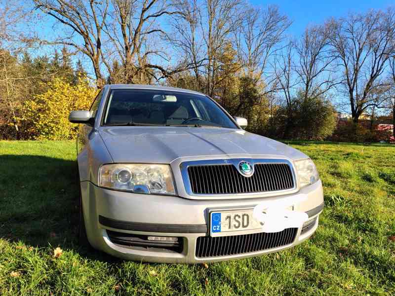 Automobil Škoda Superb 1,8T - foto 2