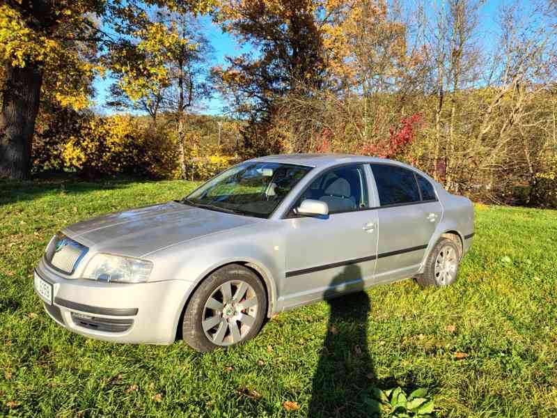 Automobil Škoda Superb 1,8T - foto 11