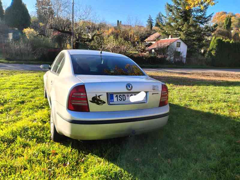 Automobil Škoda Superb 1,8T - foto 8