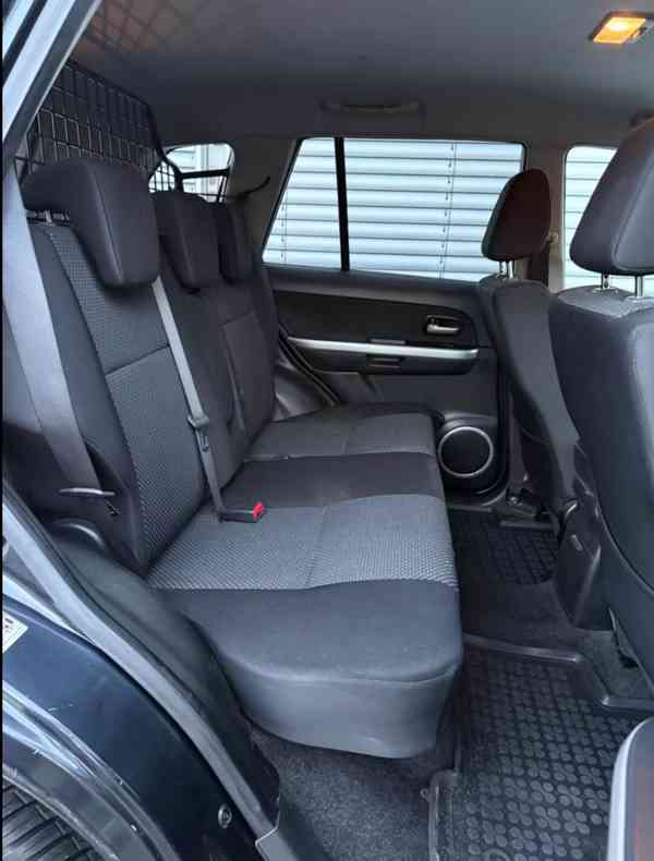 Suzuki Grand Vitara 2.0i Club benzín 103kw - foto 16
