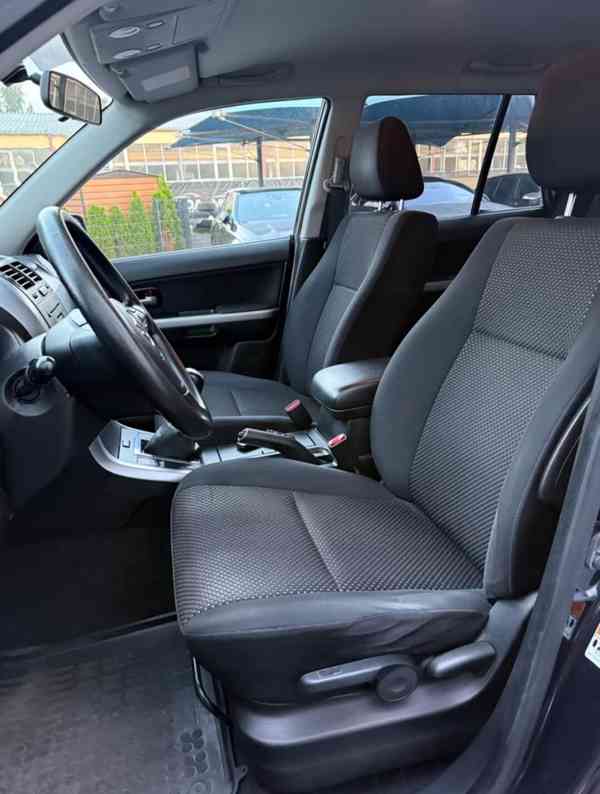 Suzuki Grand Vitara 2.0i Club benzín 103kw - foto 14