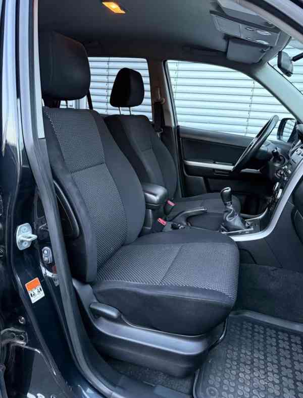 Suzuki Grand Vitara 2.0i Club benzín 103kw - foto 15