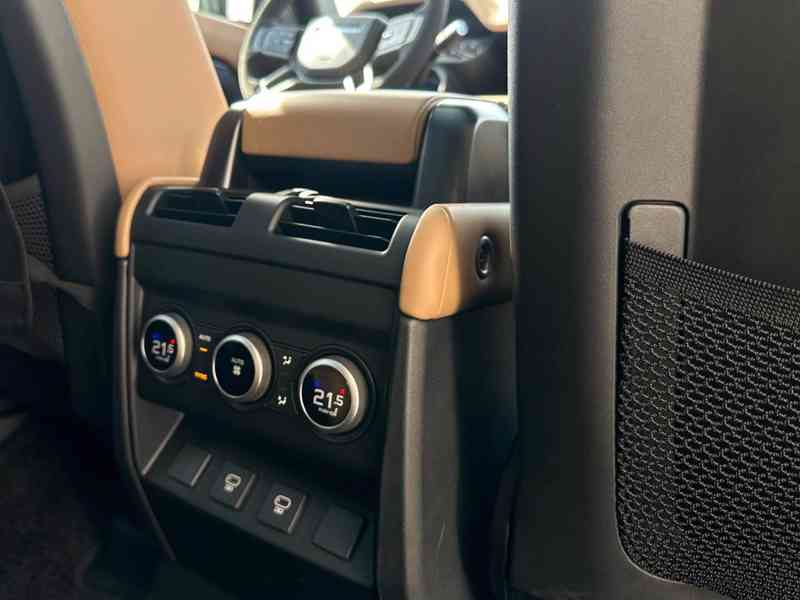 Land Rover Defender 110 V8 P425 X-Dynamic HSE - foto 15