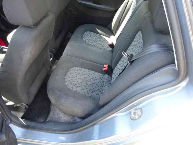 Škoda Fabia 1.4i Combi r.v.2006 (55 KW) STK 8/2025 - foto 11