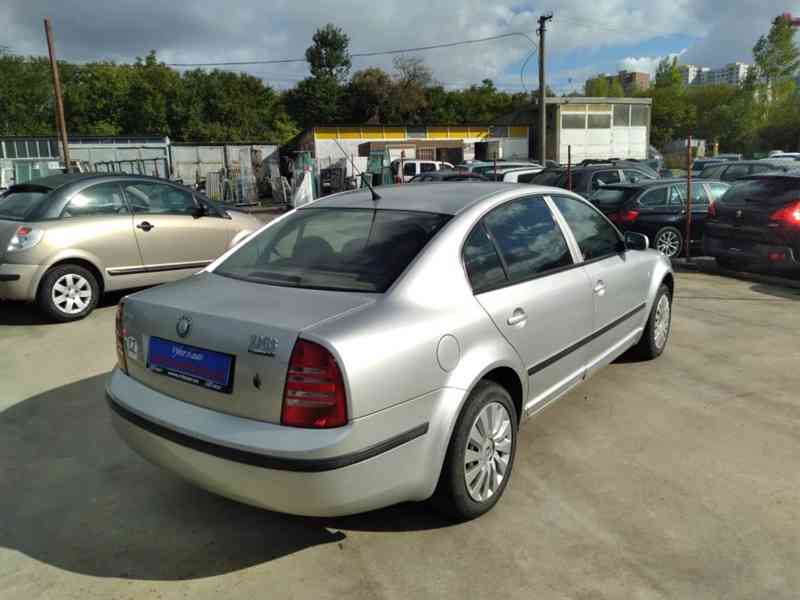 ŠKODA SUPERB 2.0 i 85kW - foto 6
