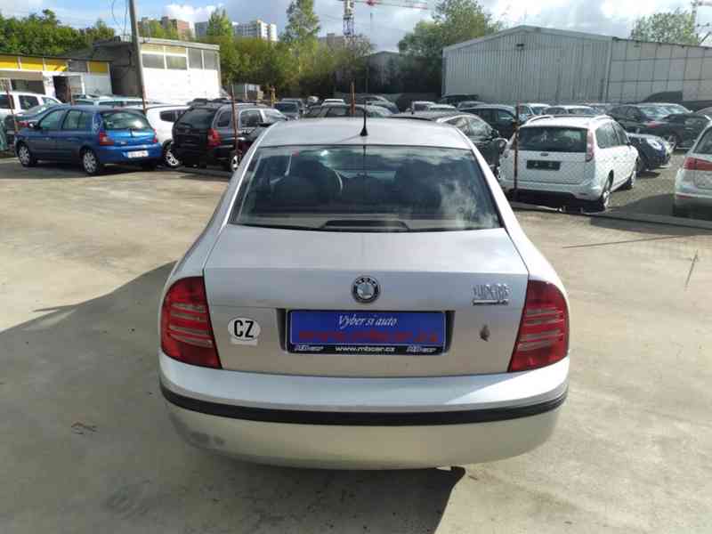 ŠKODA SUPERB 2.0 i 85kW - foto 7