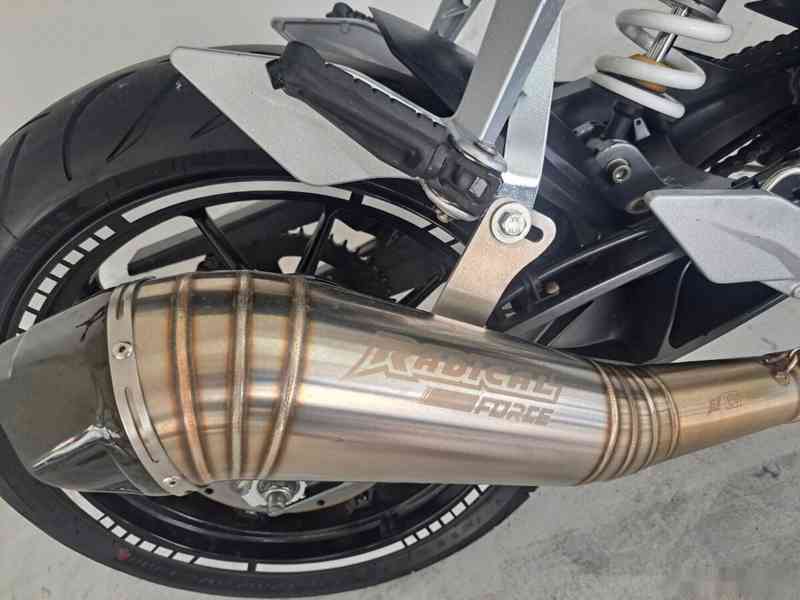 KTM 125 Duke ABS - foto 13