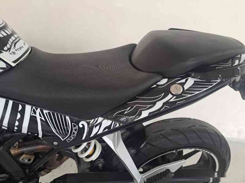 KTM 125 Duke ABS - foto 9