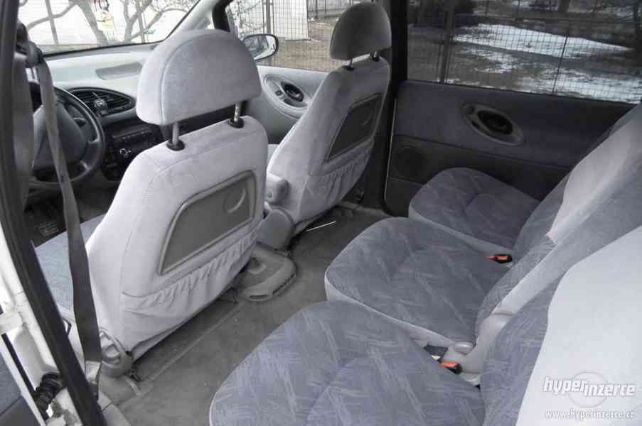 Ford Galaxy 2.8 V6 - foto 5