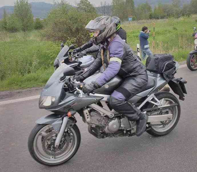 Dámská motorkářská kožená bunda - foto 3