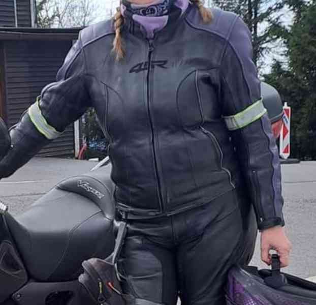 Dámská motorkářská kožená bunda
