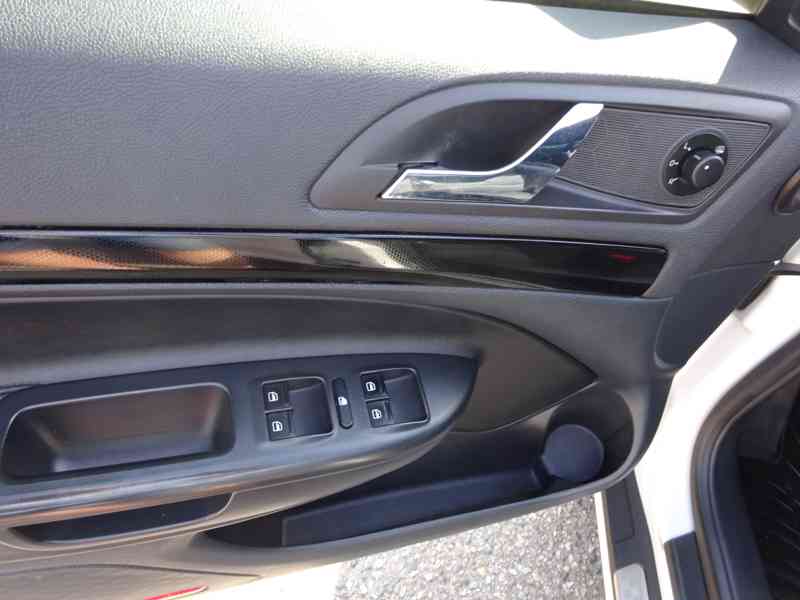 Škoda Octavia 2.0 TDI Combi RS r.v.2012 (125 kw) serviska - foto 6