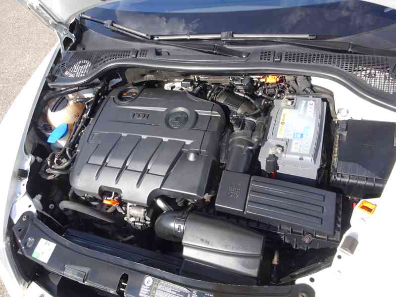 Škoda Octavia 2.0 TDI Combi RS r.v.2012 (125 kw) serviska - foto 14