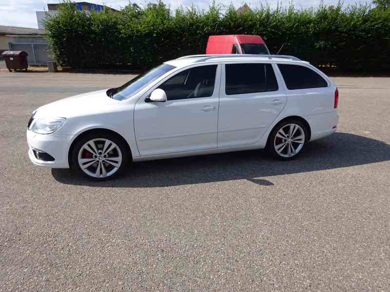 Škoda Octavia 2.0 TDI Combi RS r.v.2012 (125 kw) serviska - foto 2