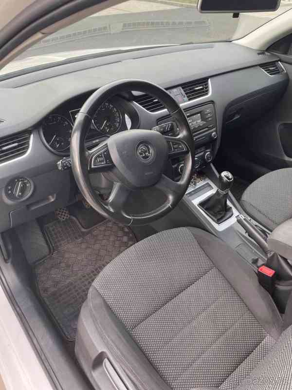 Škoda Octavia 1,2   TSI 77 kw - foto 7