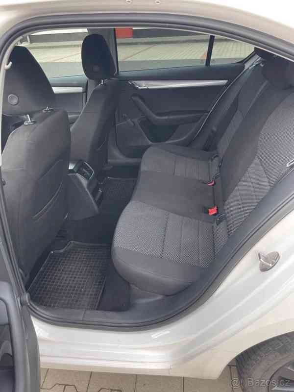 Škoda Octavia 1,2   TSI 77 kw - foto 8