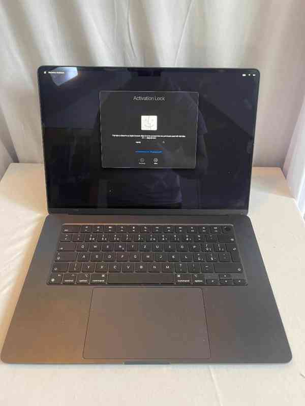 MacBook Air 15" M3 2024 A3114 – 8GB / 512GB, Midnight, iC... - foto 4