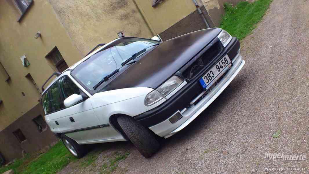 Opel astra 1.6 combi rok 1997 - foto 2