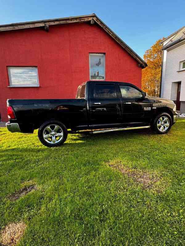 Dodge RAM 1500 V8 4x4 - foto 6