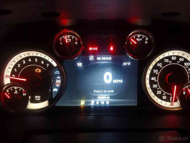 Dodge RAM 1500 V8 4x4 - foto 4