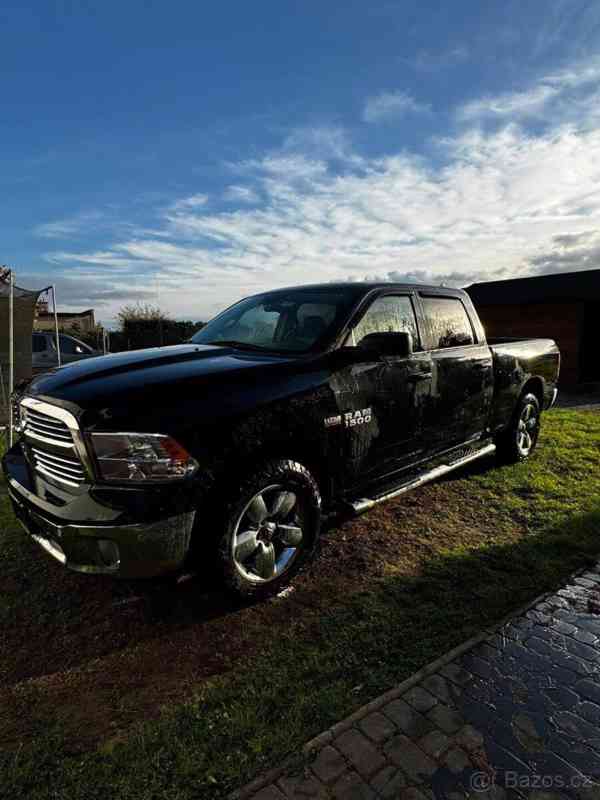 Dodge RAM 1500 V8 4x4 - foto 5