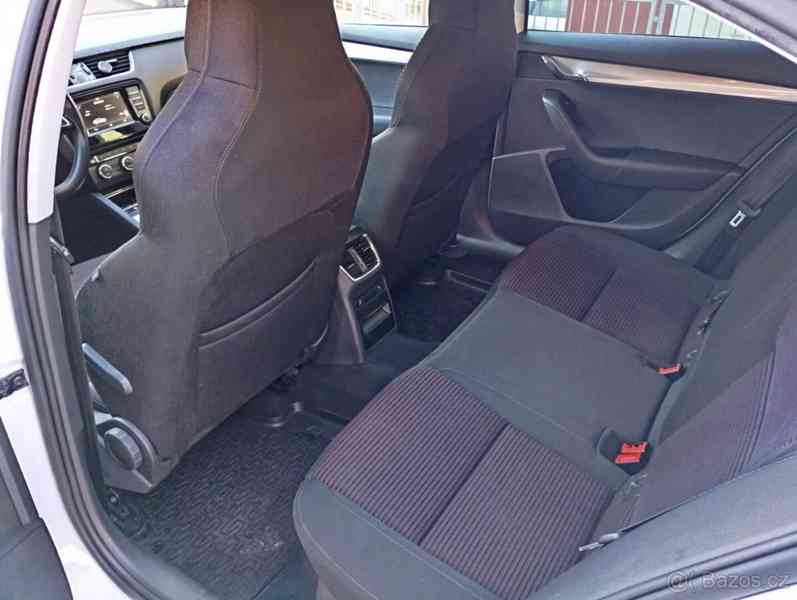 Škoda Octavia 2,0   TDI DSG - foto 5