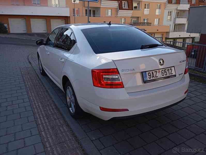 Škoda Octavia 2,0   TDI DSG - foto 2