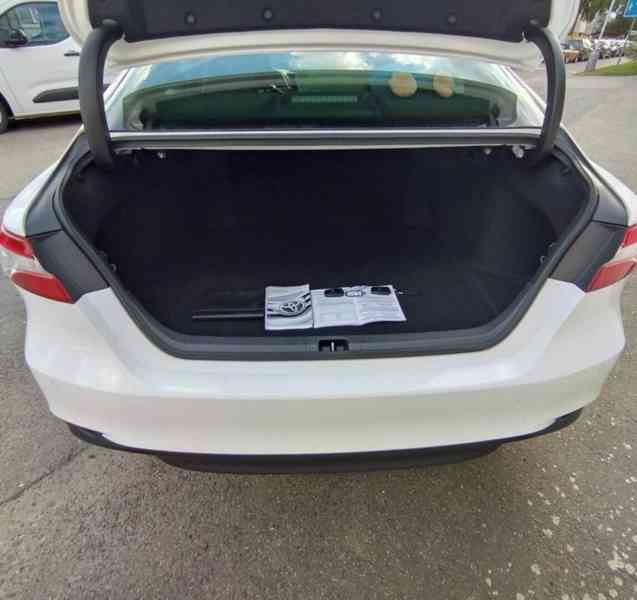 Toyota Camry, 2.5 Hybrid, 160 kW Automat, ČR - foto 3