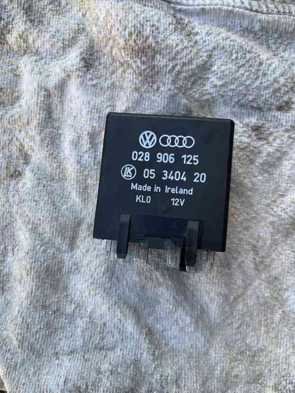 FELICIA 1.9D 2x řemenice a relé žhavení - foto 7