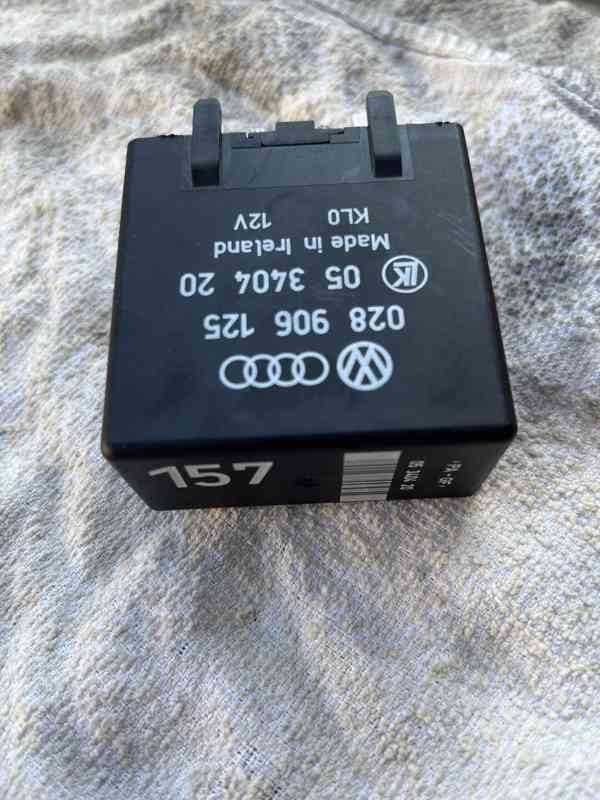 FELICIA 1.9D 2x řemenice a relé žhavení - foto 6